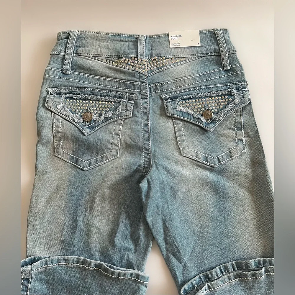 Rue21 Mid - Rise Boot Ultimate Stretch Flare Jean Size 6 - Picture 4 of 13